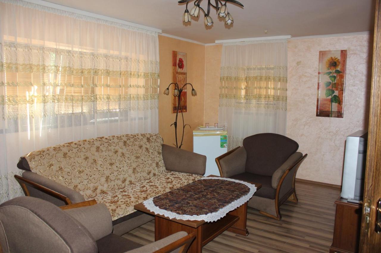 Zolota Pidkova Bed & Breakfast Kovel' Exterior photo